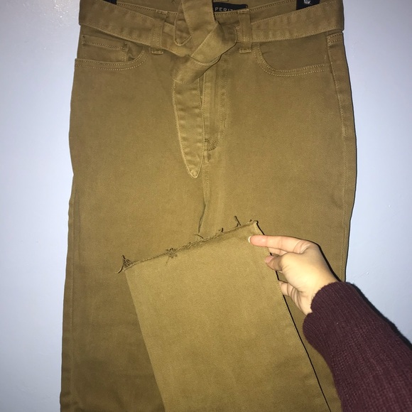 Belted Crop Straight Leg Jeans - Picture 8 of 10